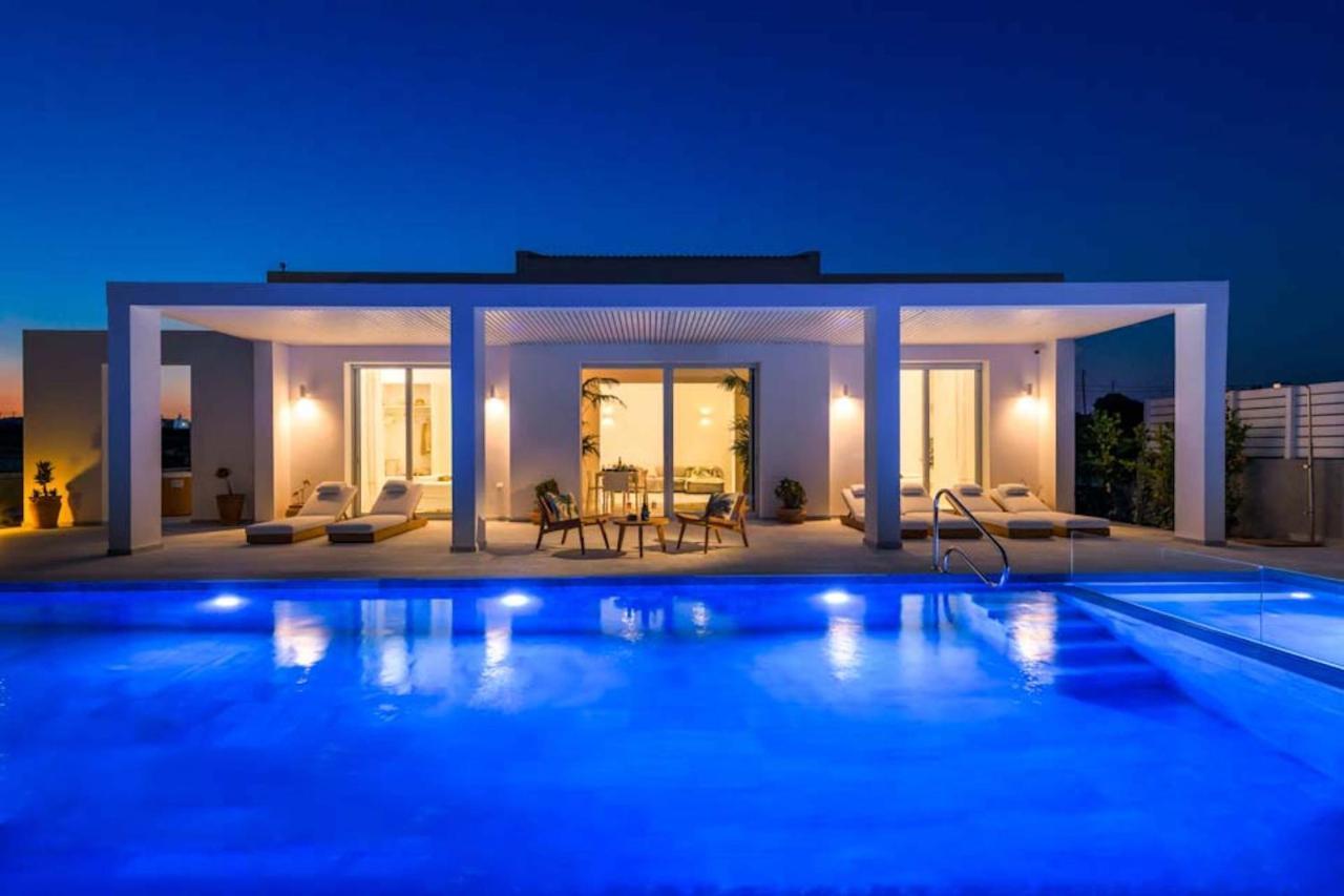 Seashore Beachfront Villa Лакания Экстерьер фото