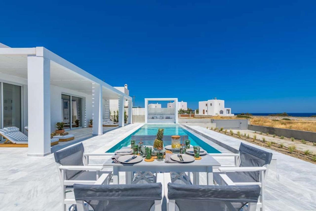 Seashore Beachfront Villa Лакания Экстерьер фото