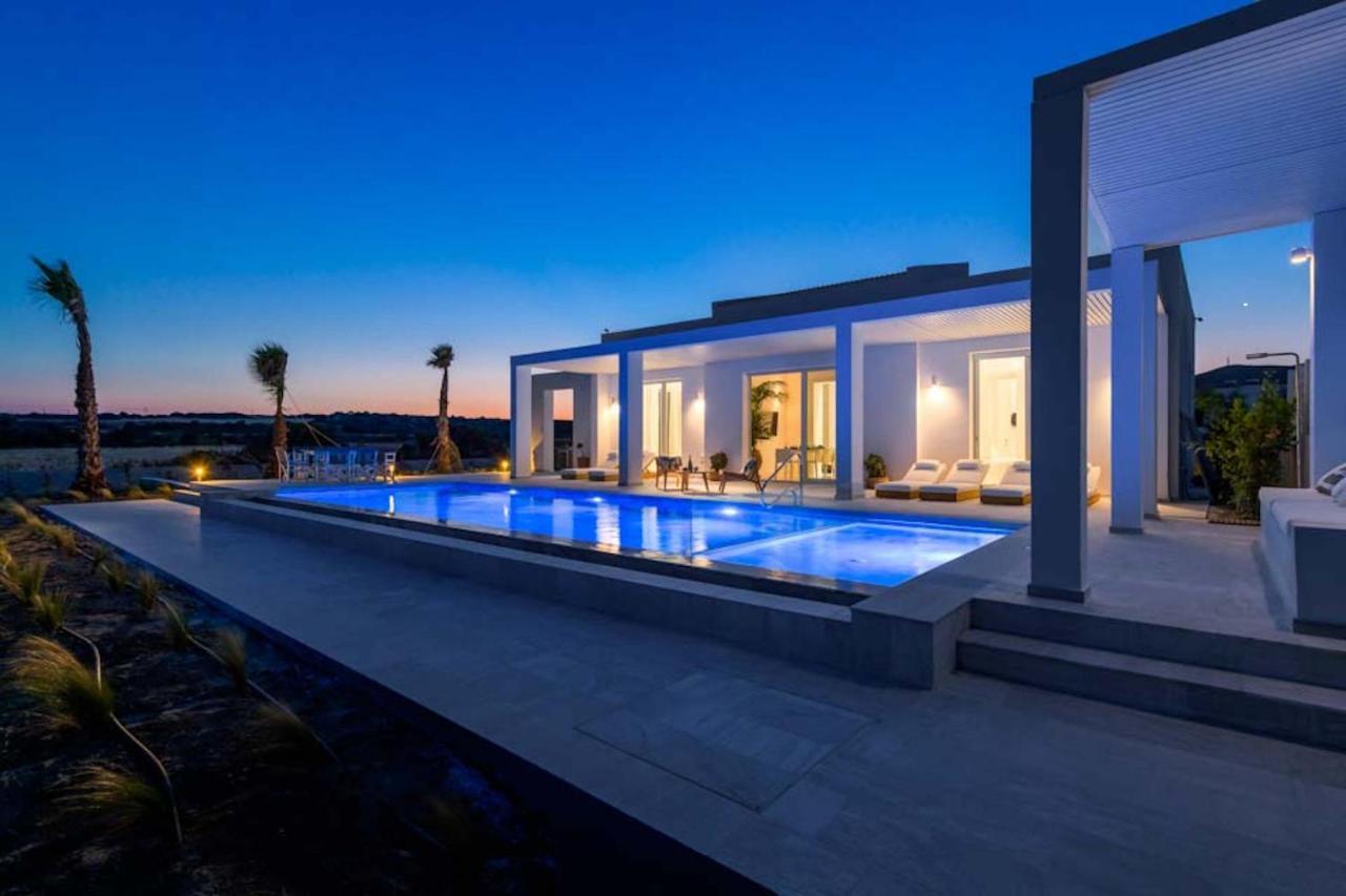 Seashore Beachfront Villa Лакания Экстерьер фото