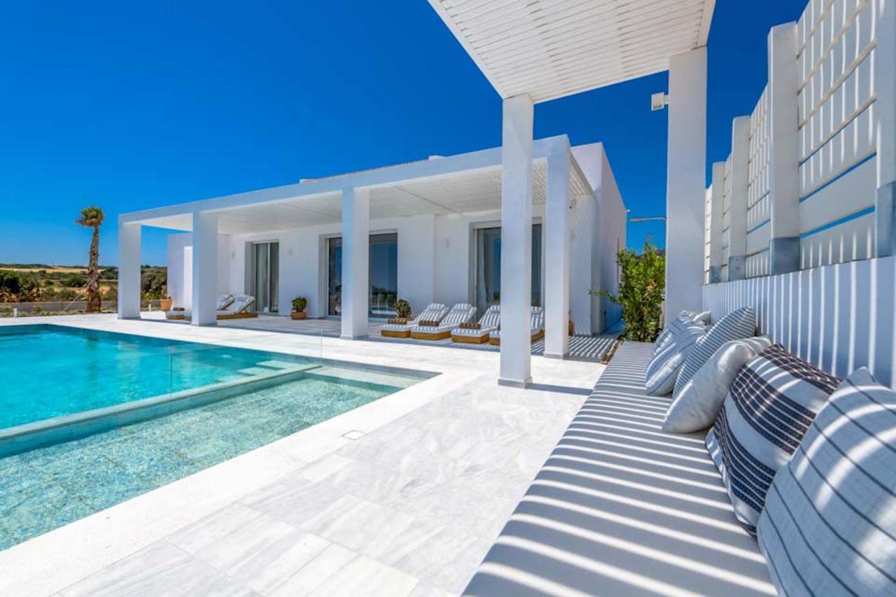 Seashore Beachfront Villa Лакания Экстерьер фото