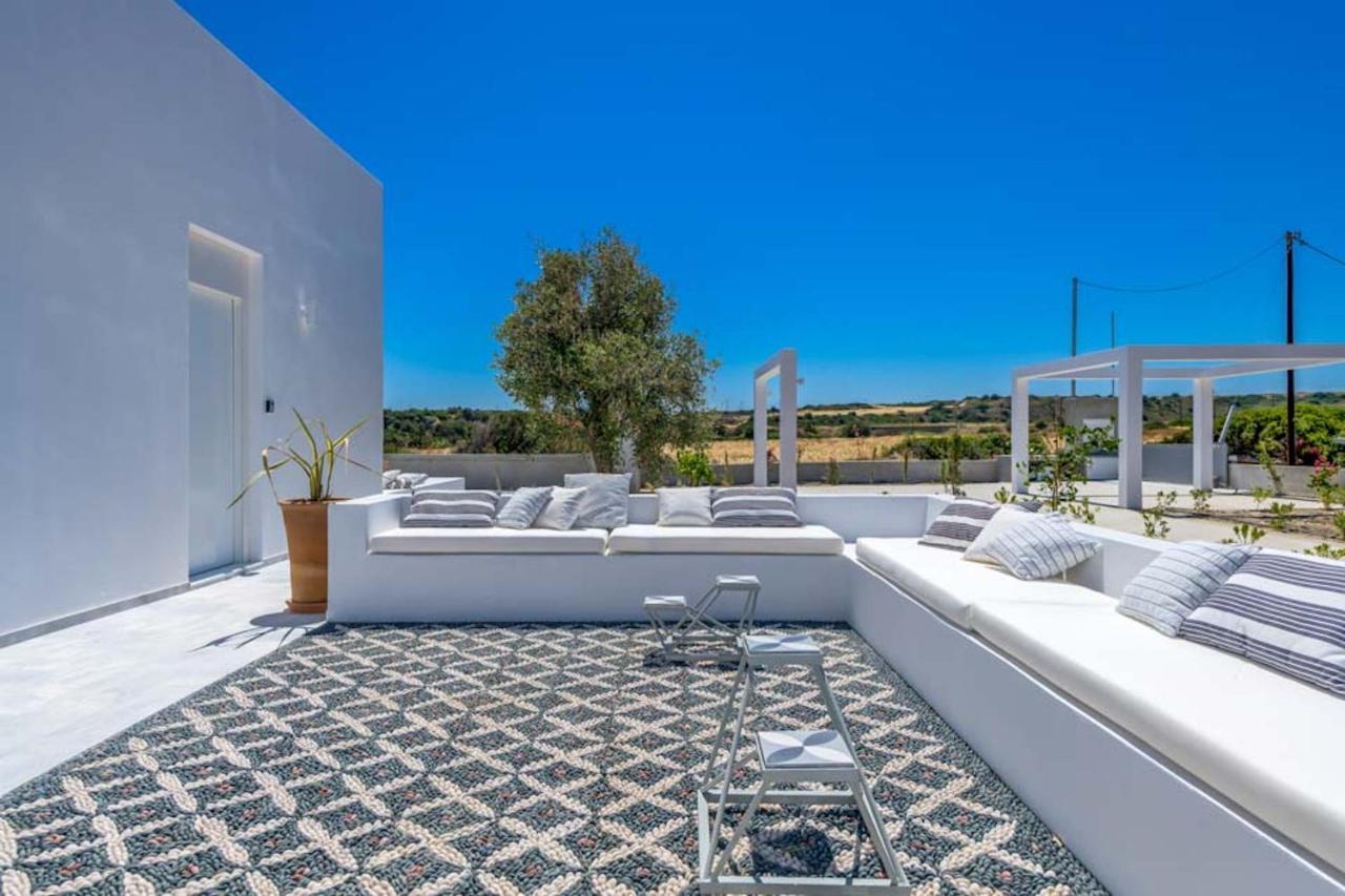 Seashore Beachfront Villa Лакания Экстерьер фото