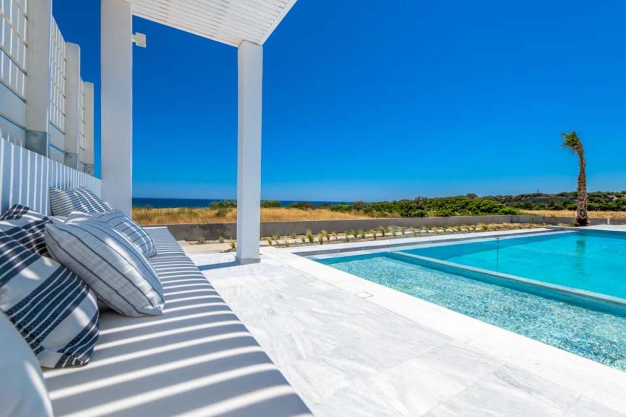 Seashore Beachfront Villa Лакания Экстерьер фото