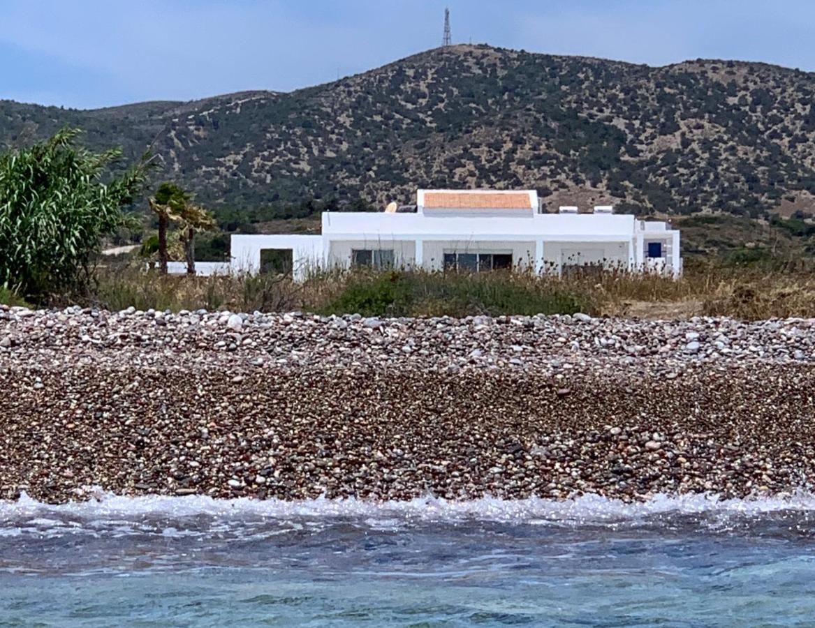 Seashore Beachfront Villa Лакания Экстерьер фото